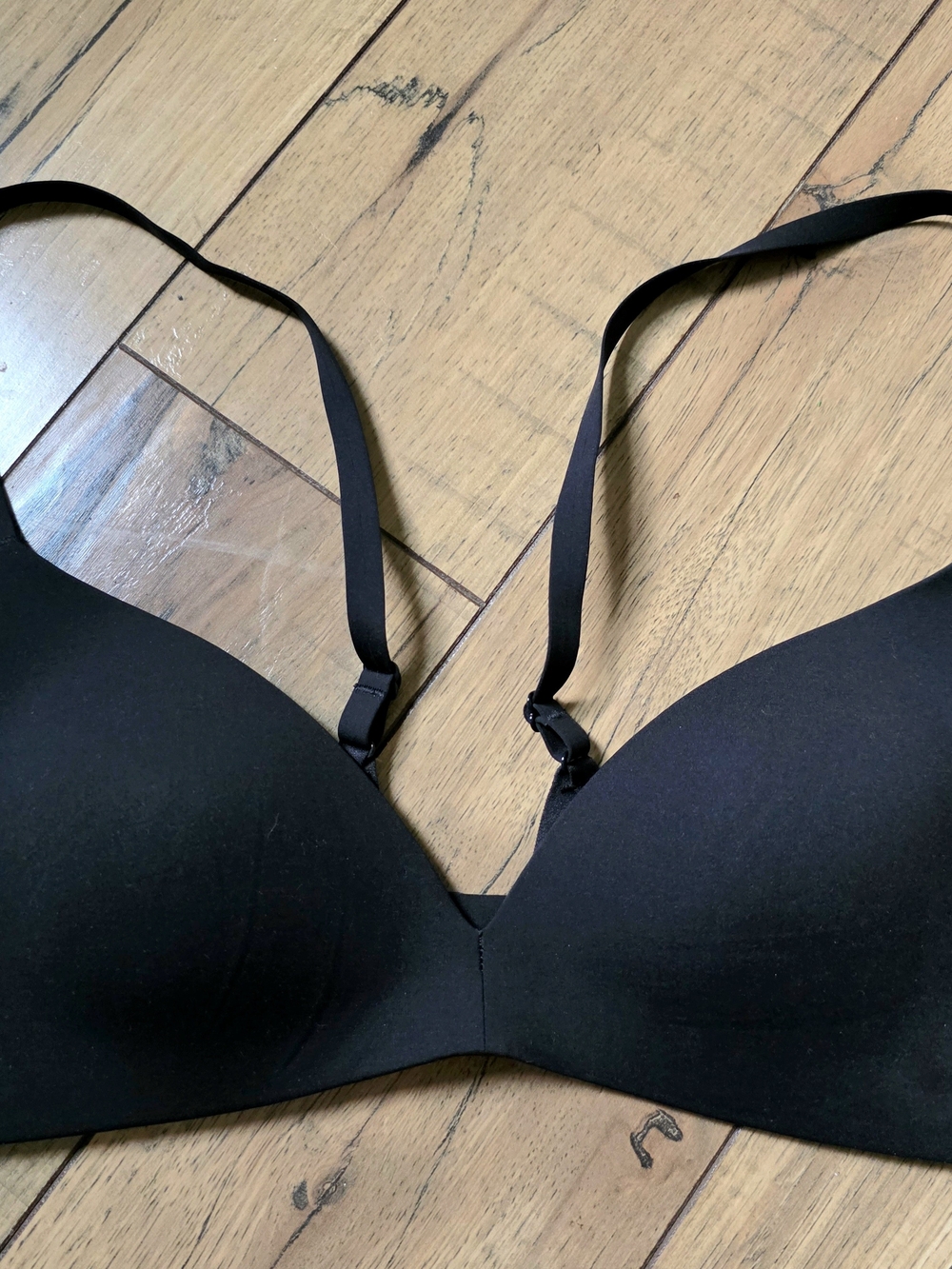 lululemon Take Shape Black Wireless Seamless T-Shirt Bra 32 C